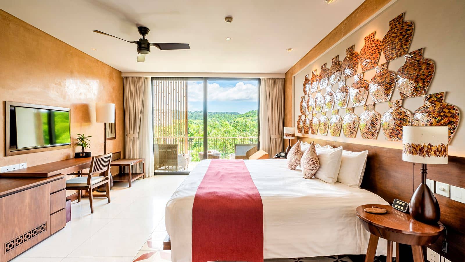 rooms-deluxe-hill-view