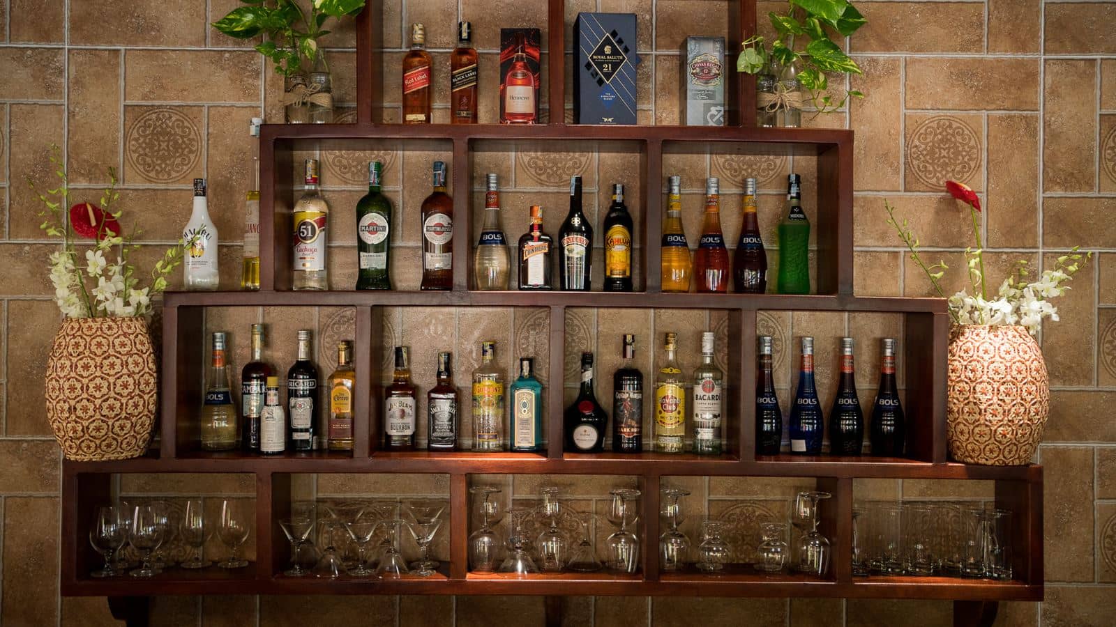 bars-sunny-bar
