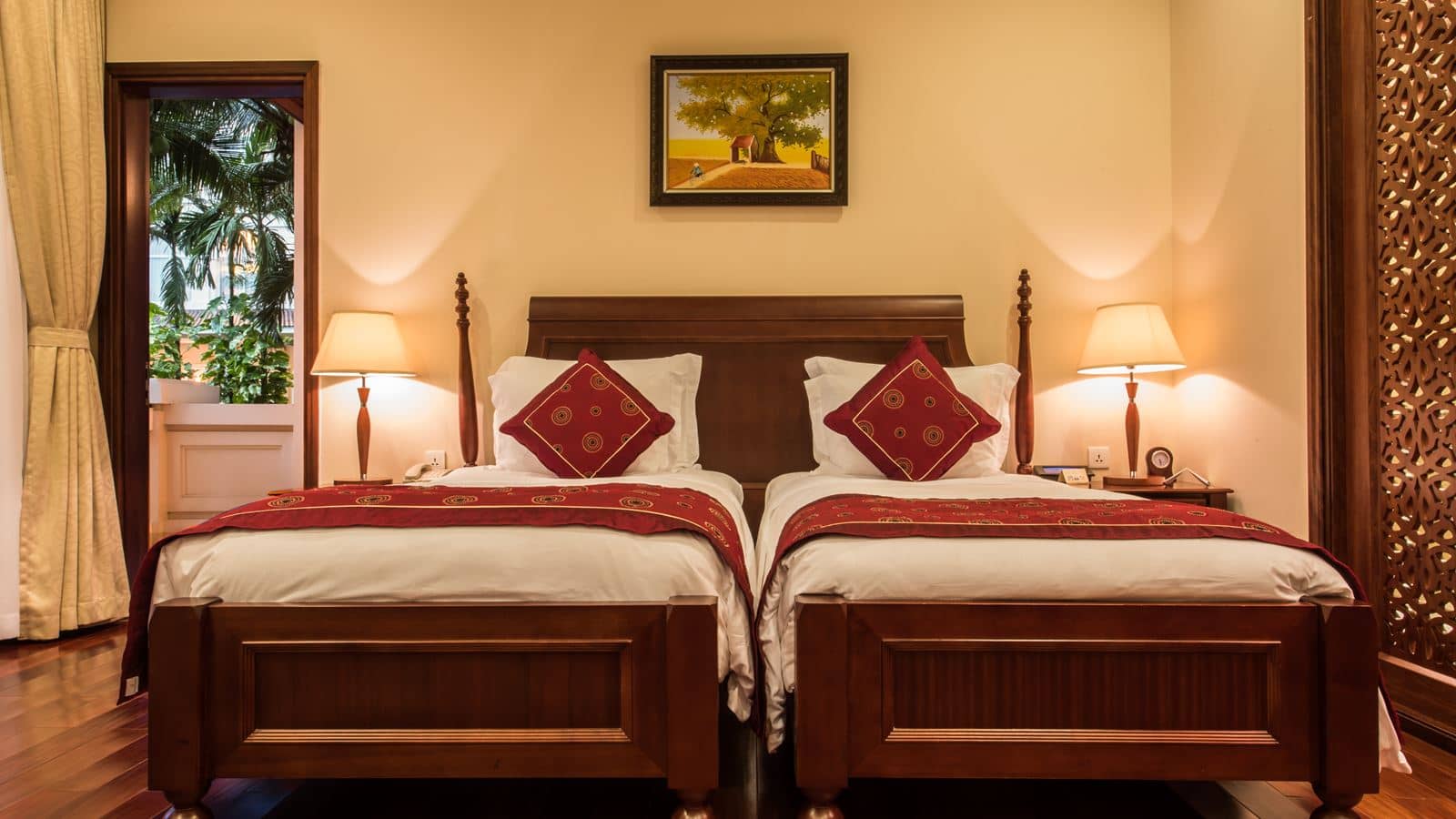 rooms-deluxe-room