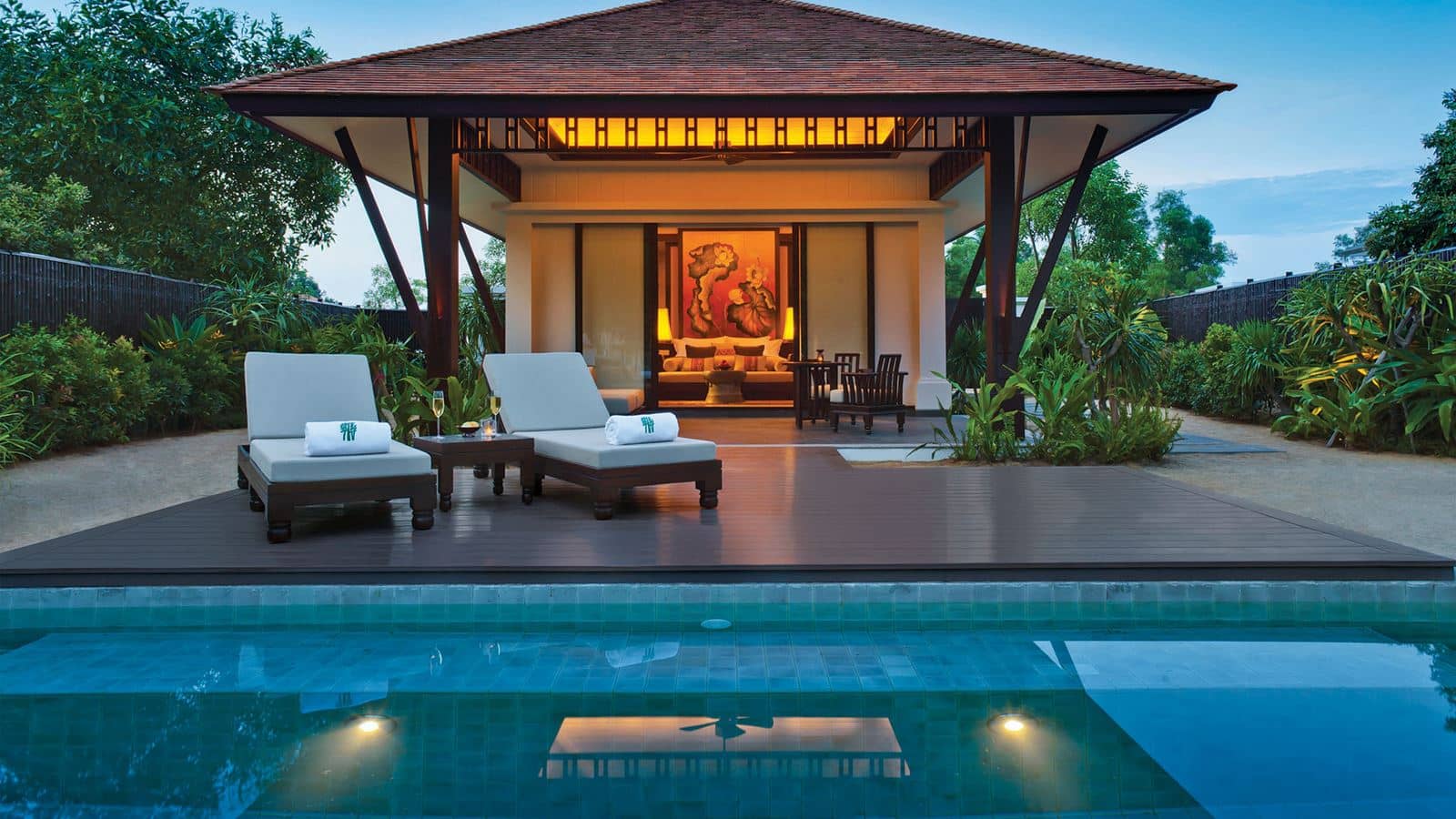 rooms-beach-pool-villa