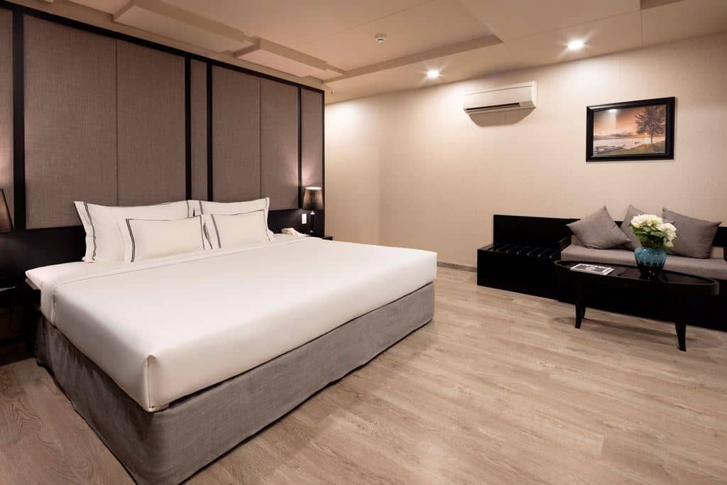 rooms-premier-window