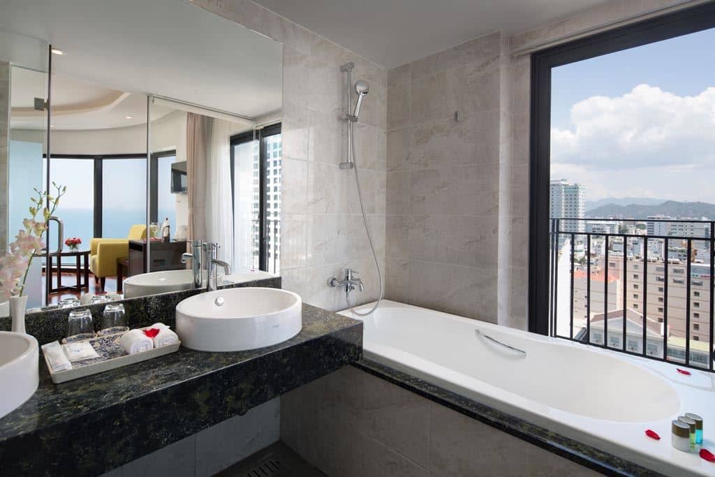 rooms-club-luxury-ocean-view