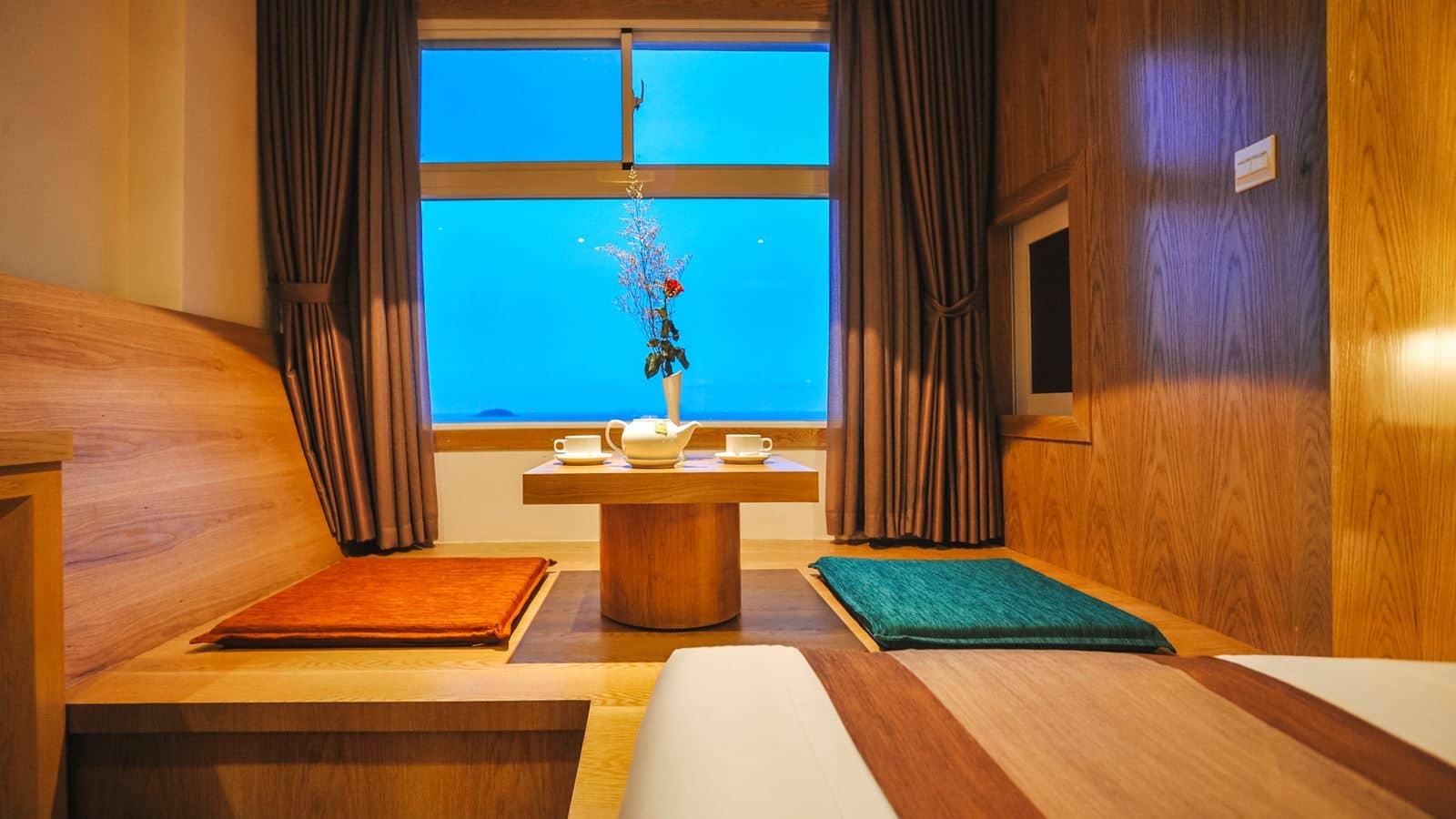 rooms-deluxe-room
