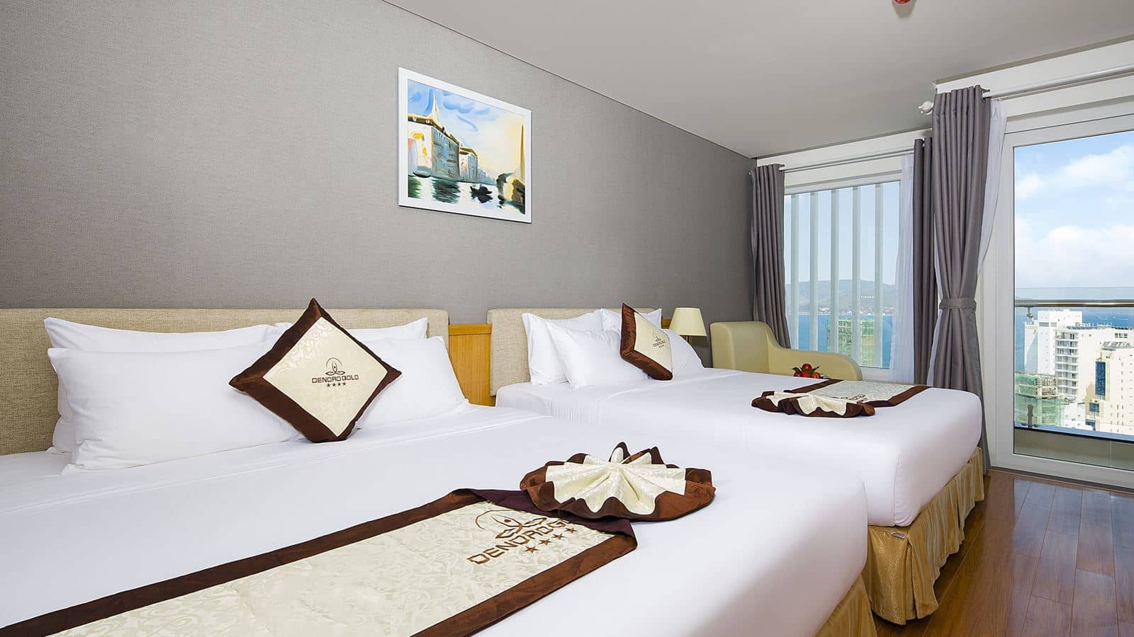 rooms-room-family-seaview-with-balcony