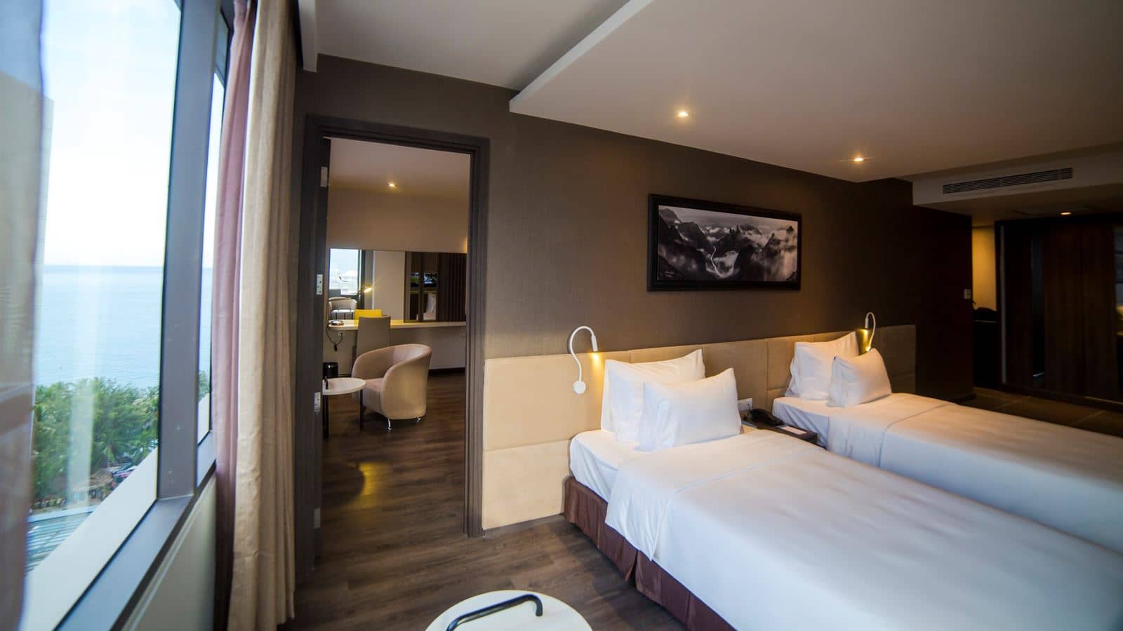 rooms-family-room