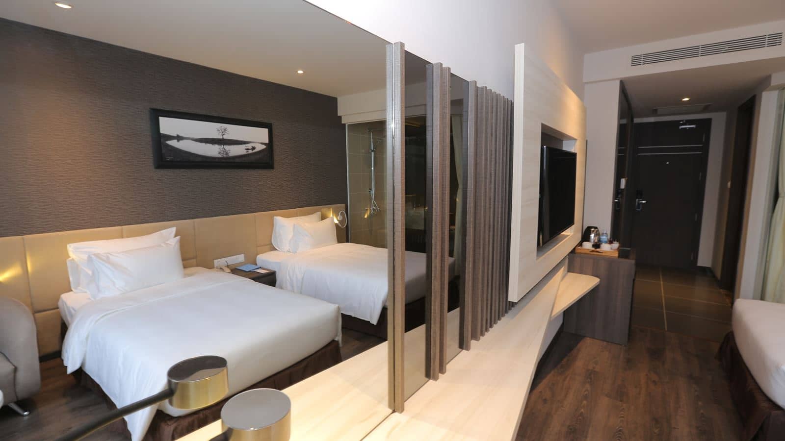 rooms-superior-room