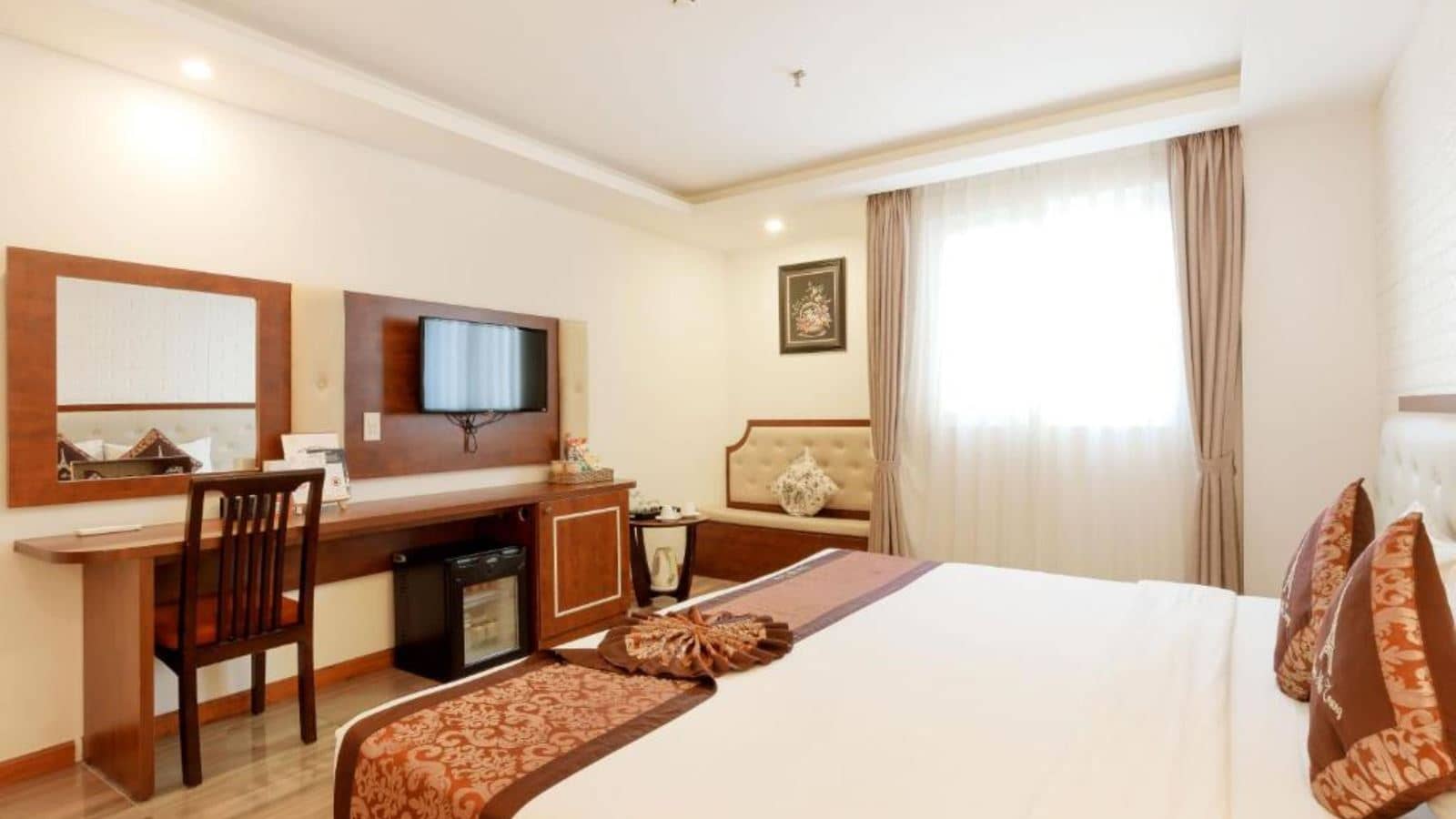 rooms-room-deluxe-cityview