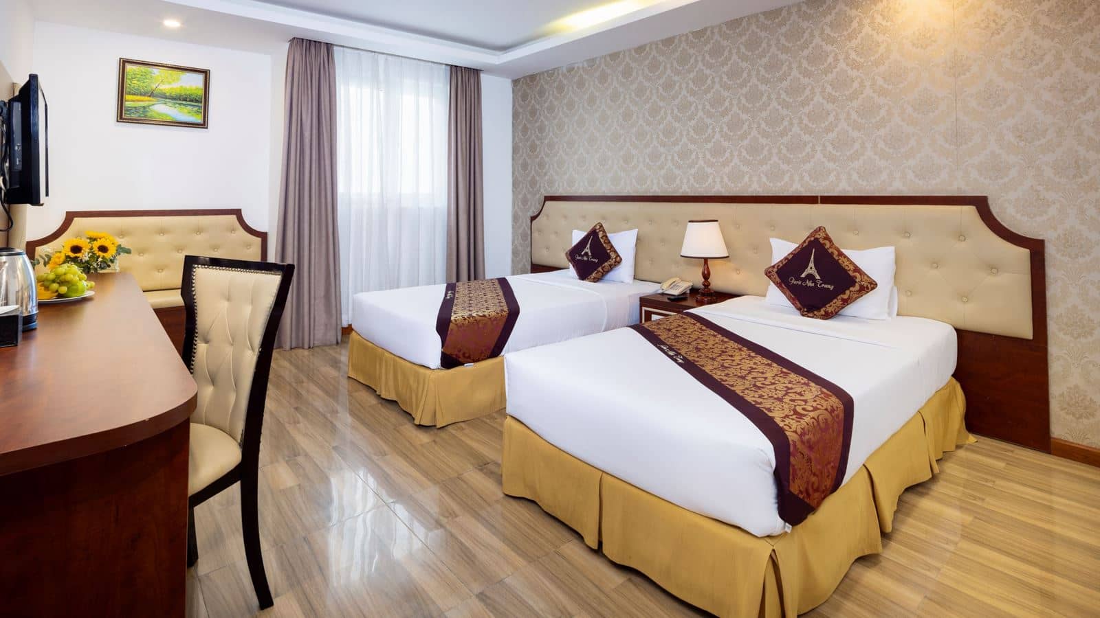 rooms-room-deluxe-cityview