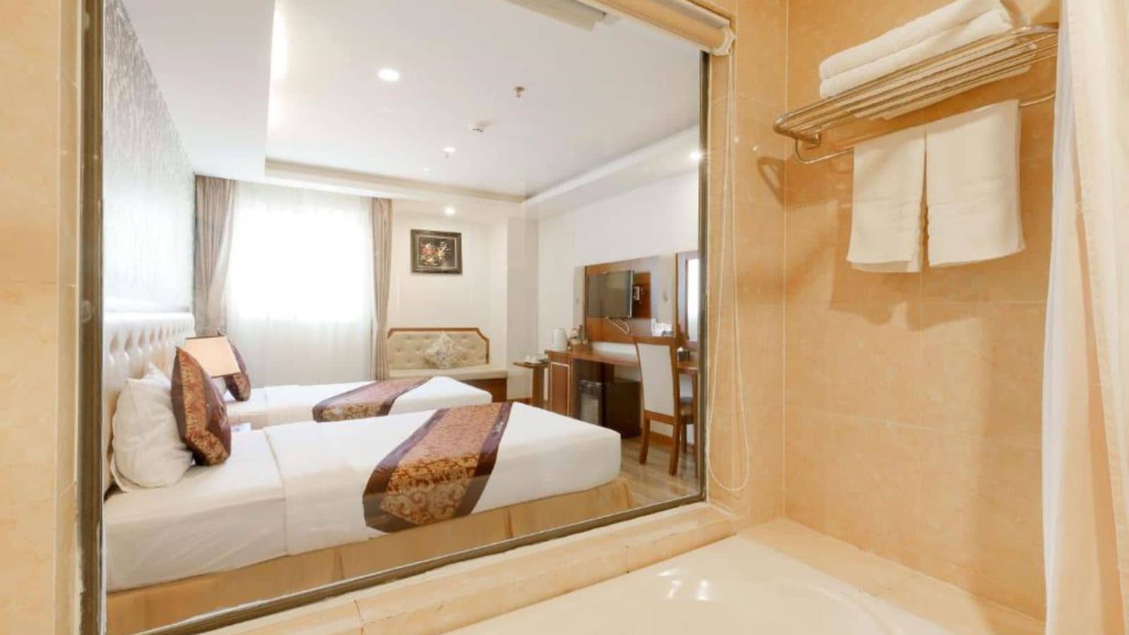 rooms-room-deluxe-cityview