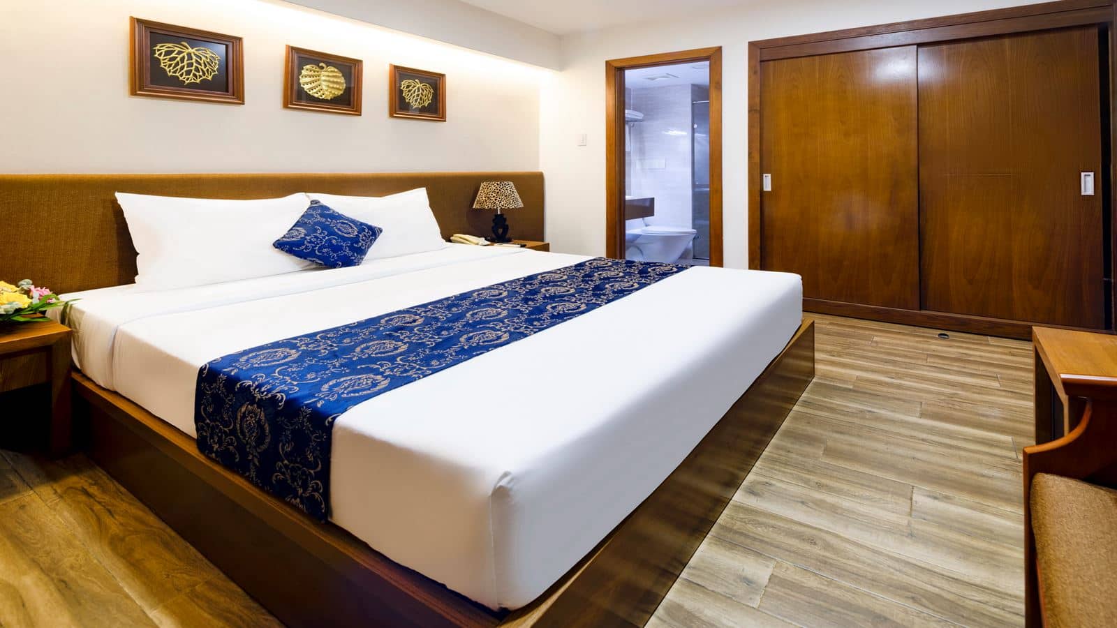 rooms-room-deluxe-city-view