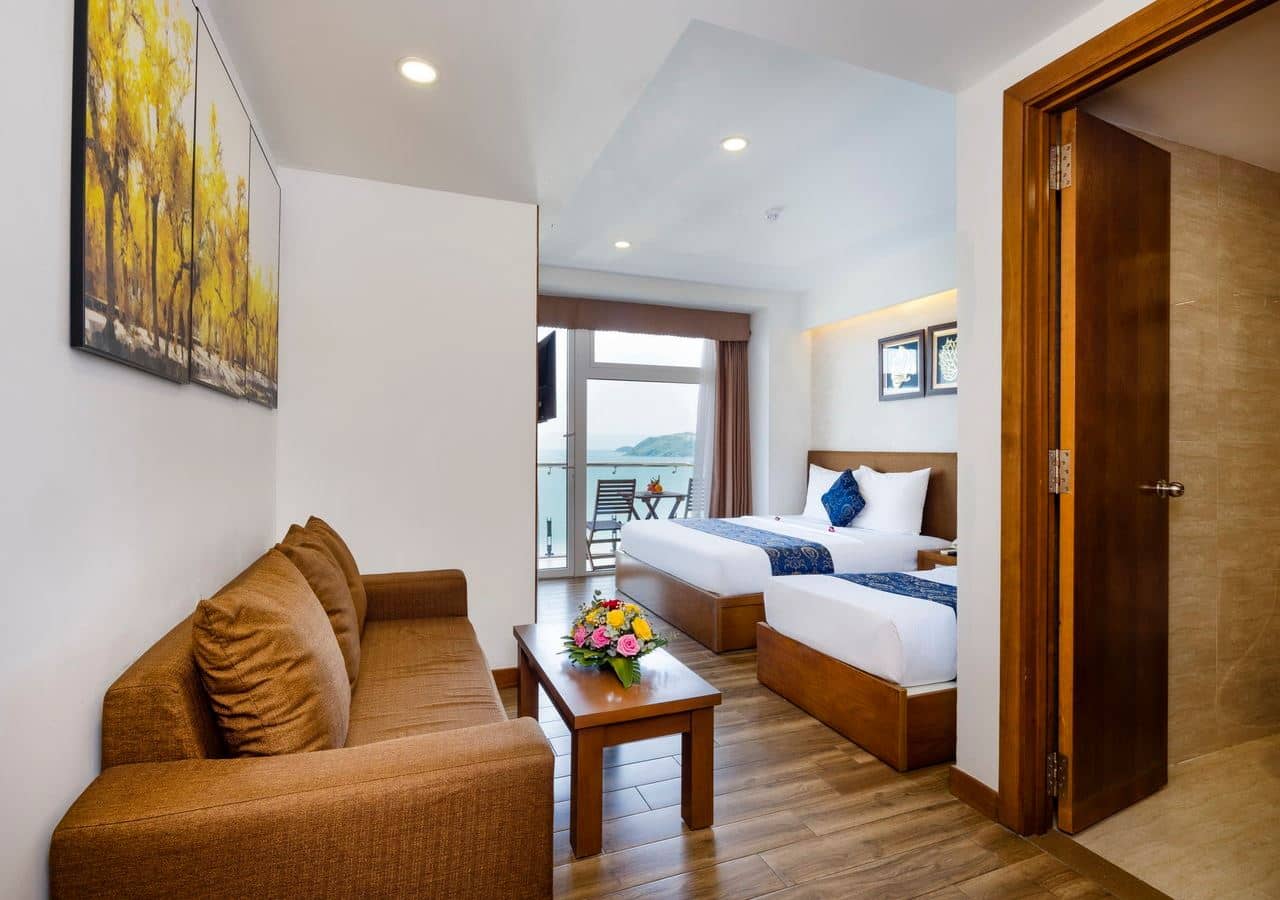 rooms-room-executive-sea-view-balcony