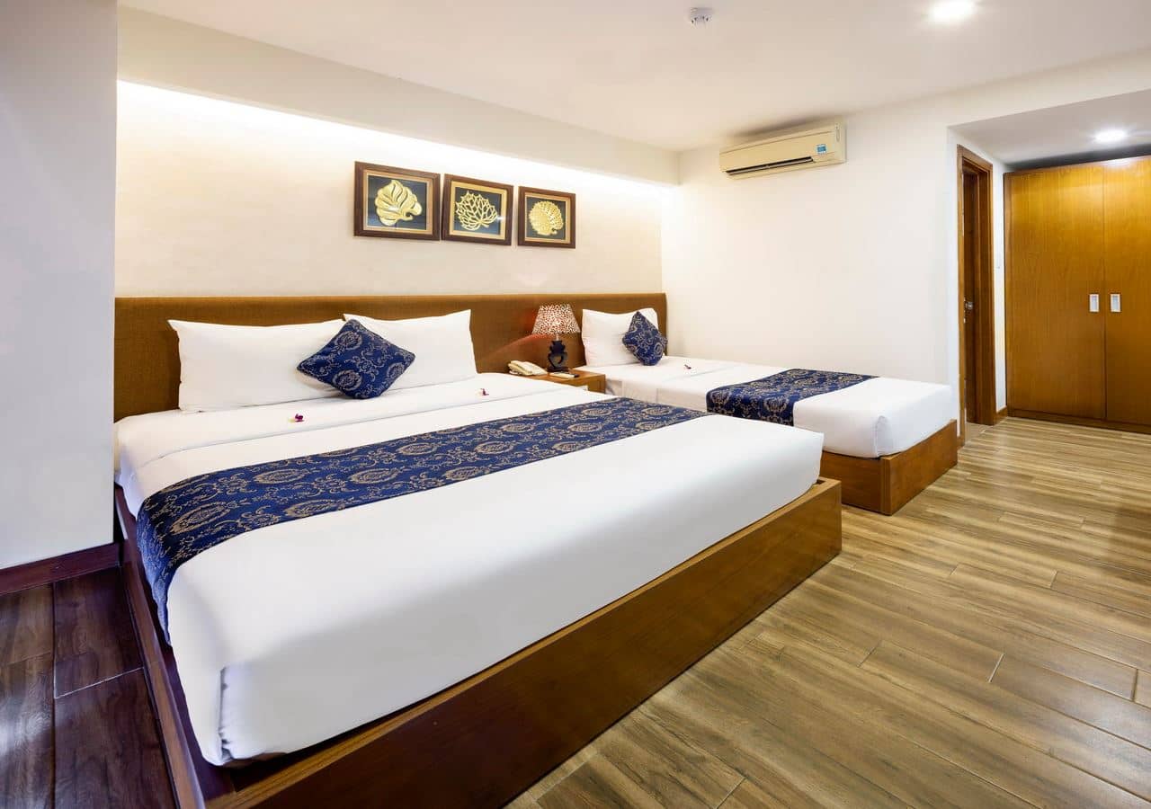 rooms-room-executive-sea-view-balcony