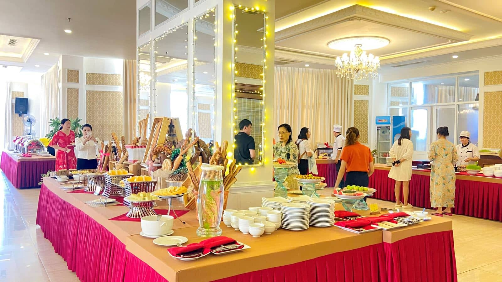 restaurants-palace-restaurant