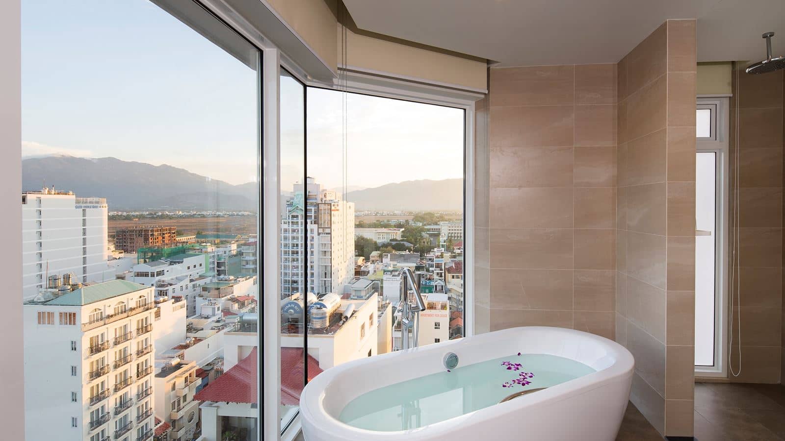 rooms-signature-room