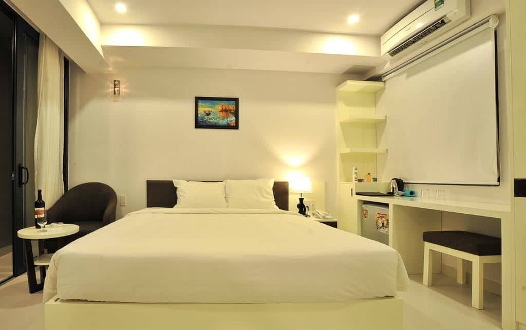 rooms-deluxe-room