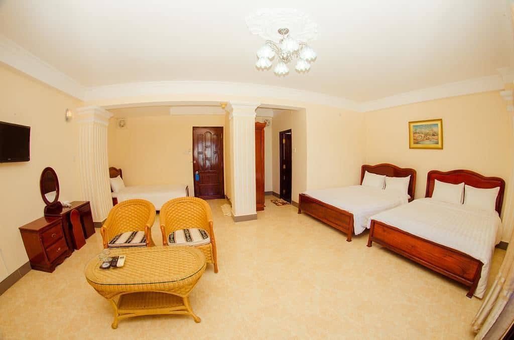 rooms-deluxe-room