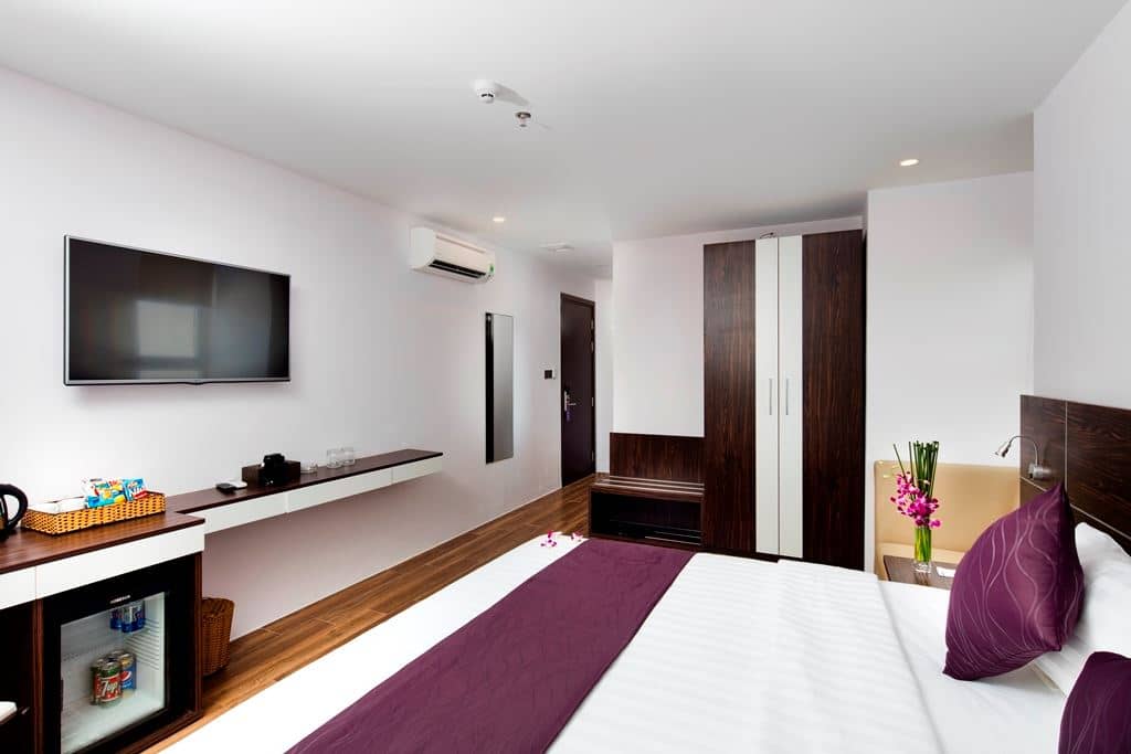rooms-deluxe-city-view-balcony-child-without-extra-bed