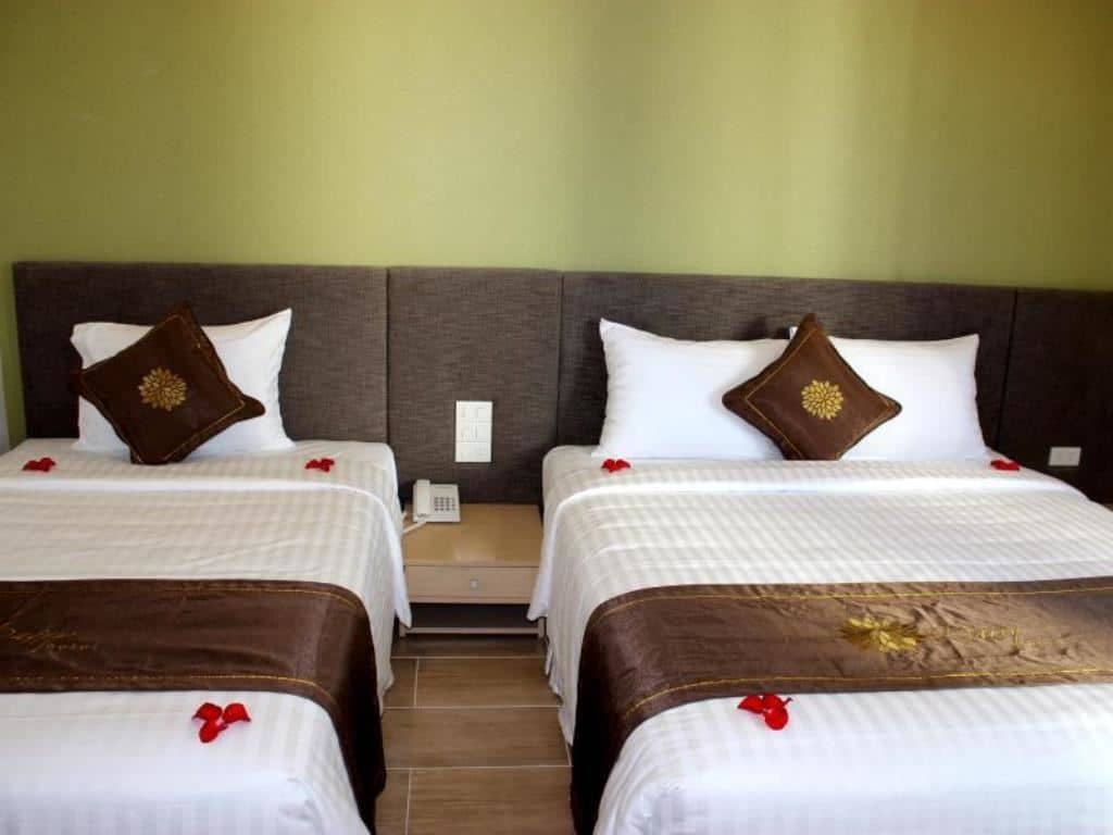 rooms-deluxe-room