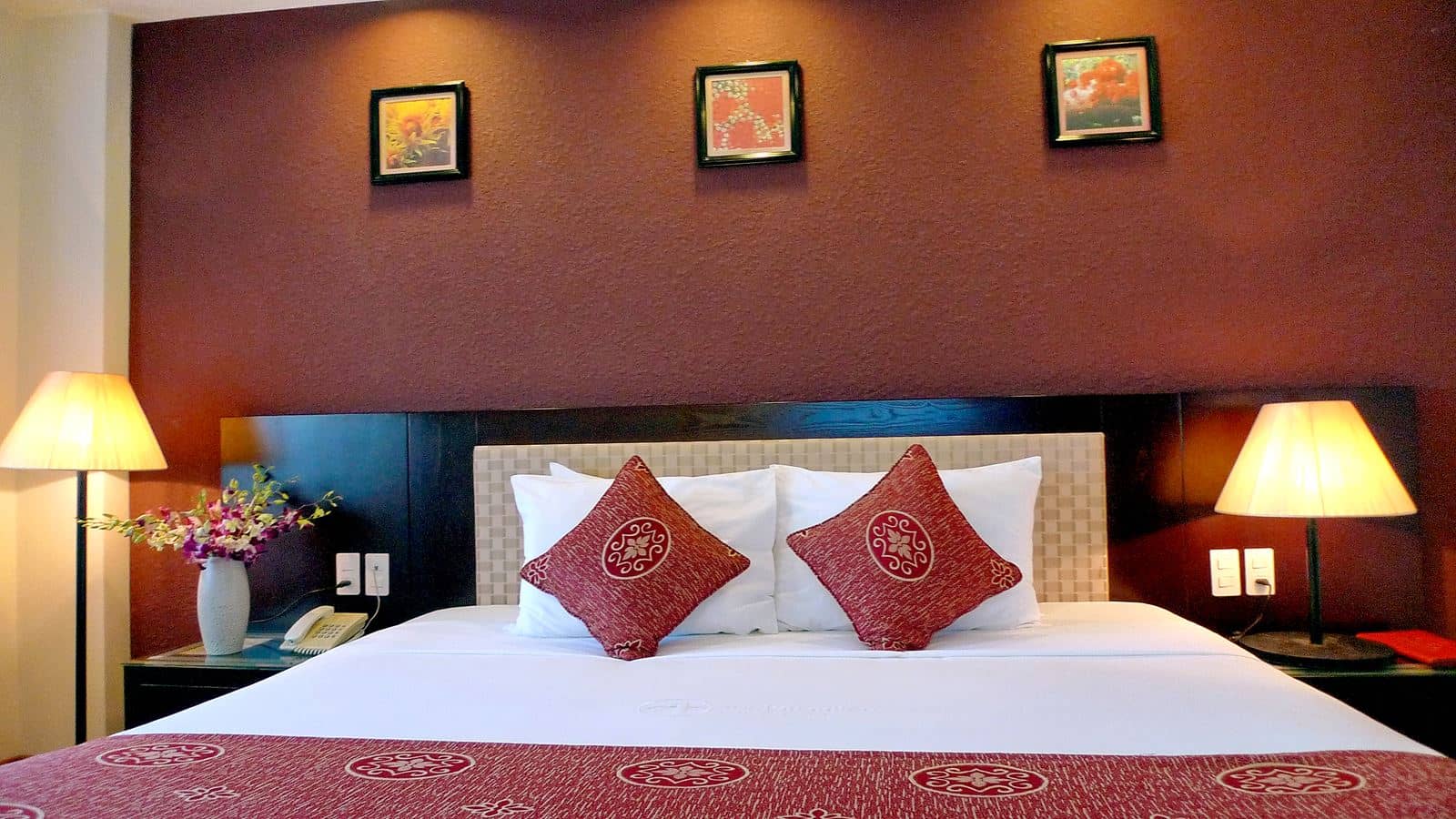 rooms-superior-room