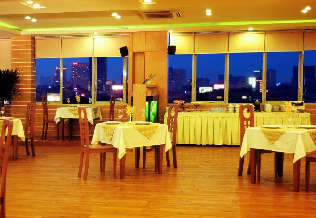 restaurants-restaurant