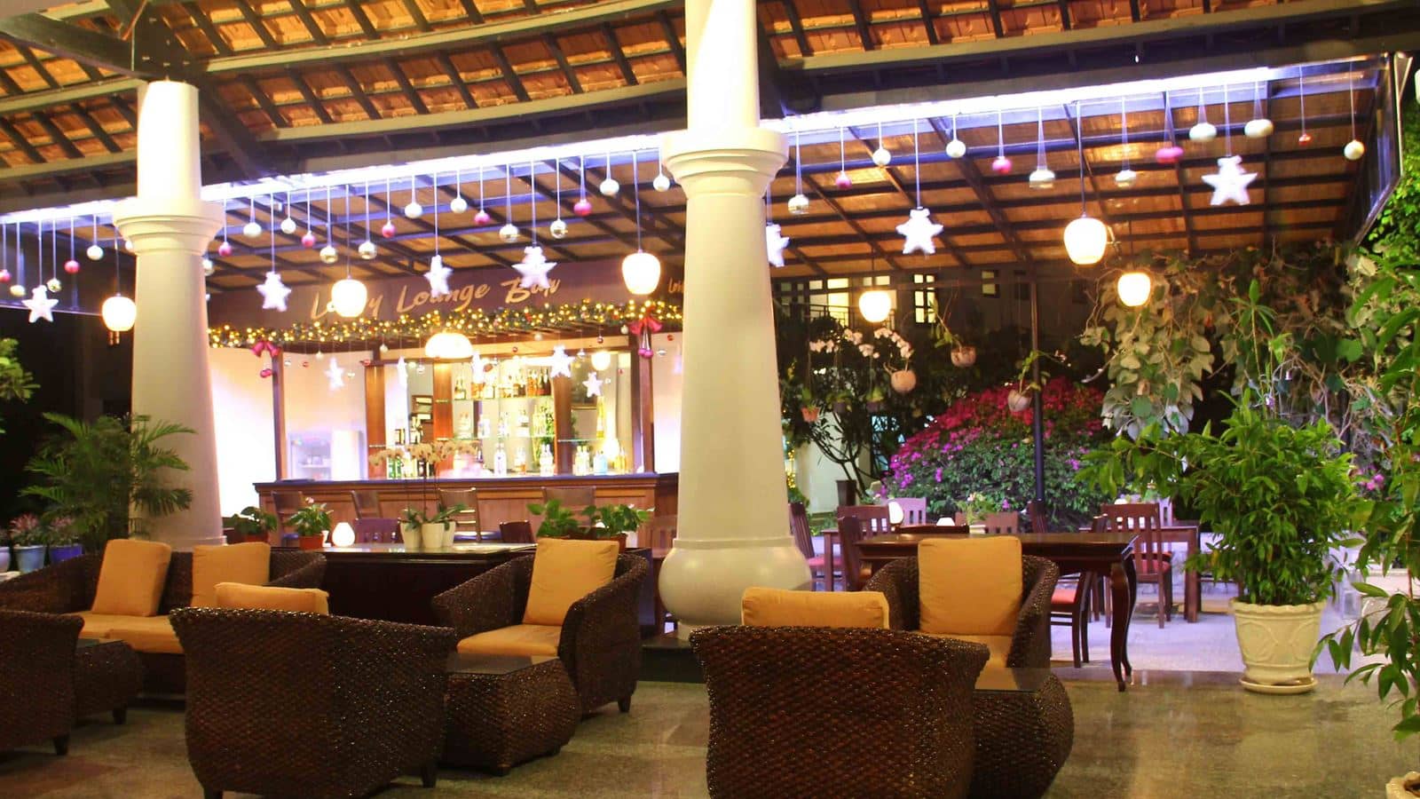 bars-green-lounge