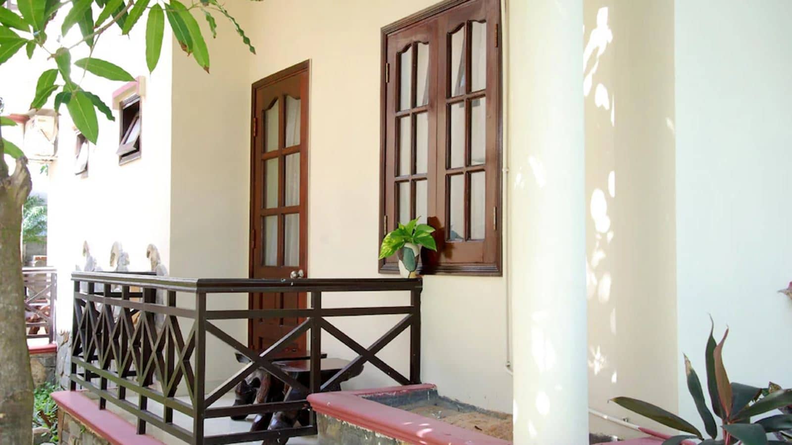 rooms-deluxe-garden-view-with-terrace