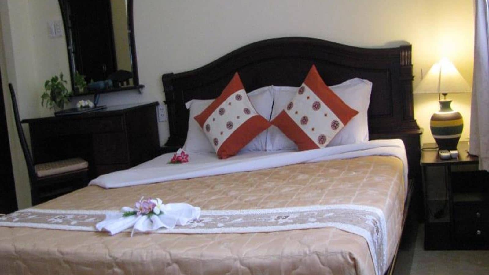 rooms-deluxe-garden-view-with-terrace-child-without-extra-bed