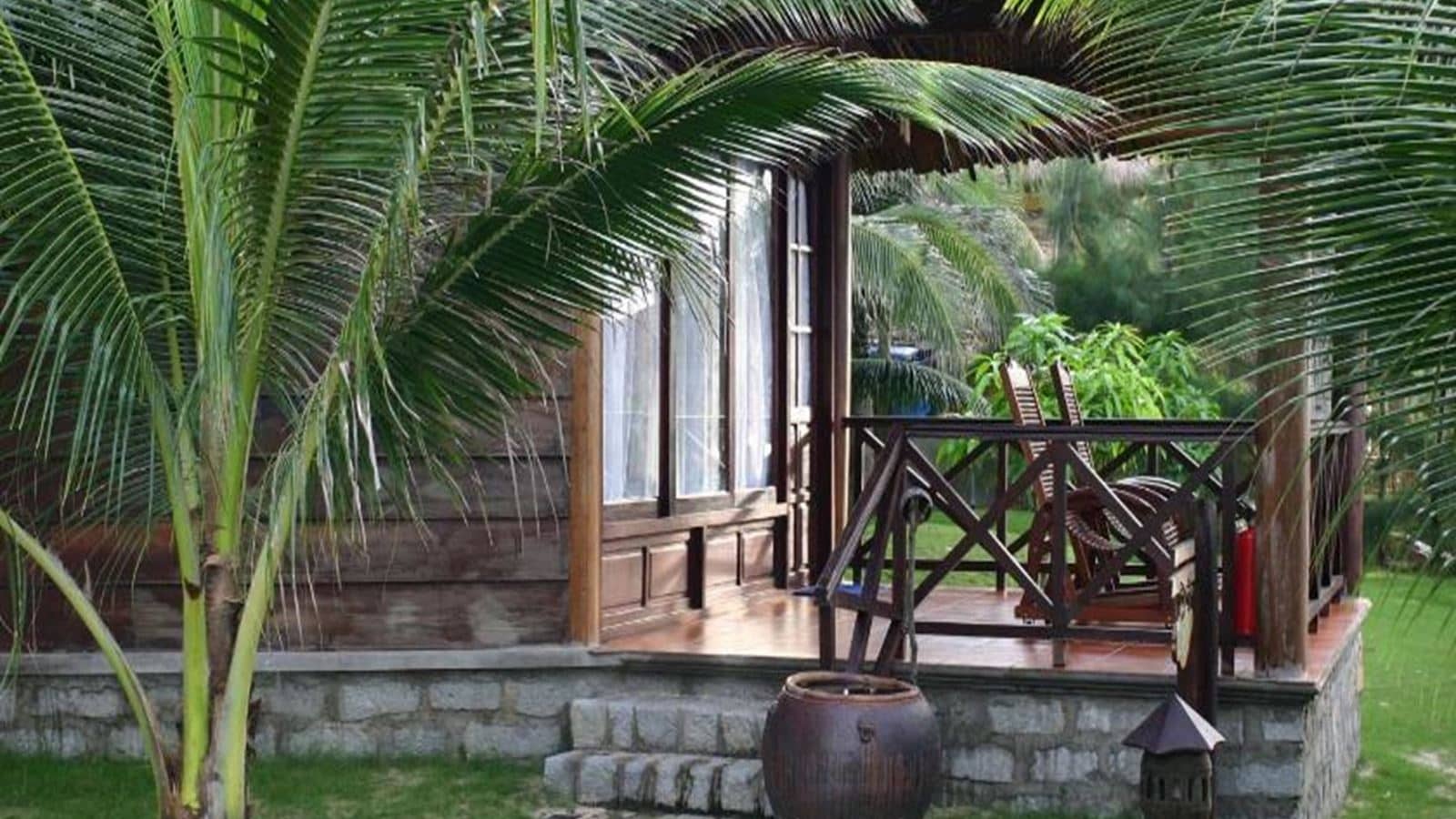 rooms-beach-front-bungalow-with-terrace
