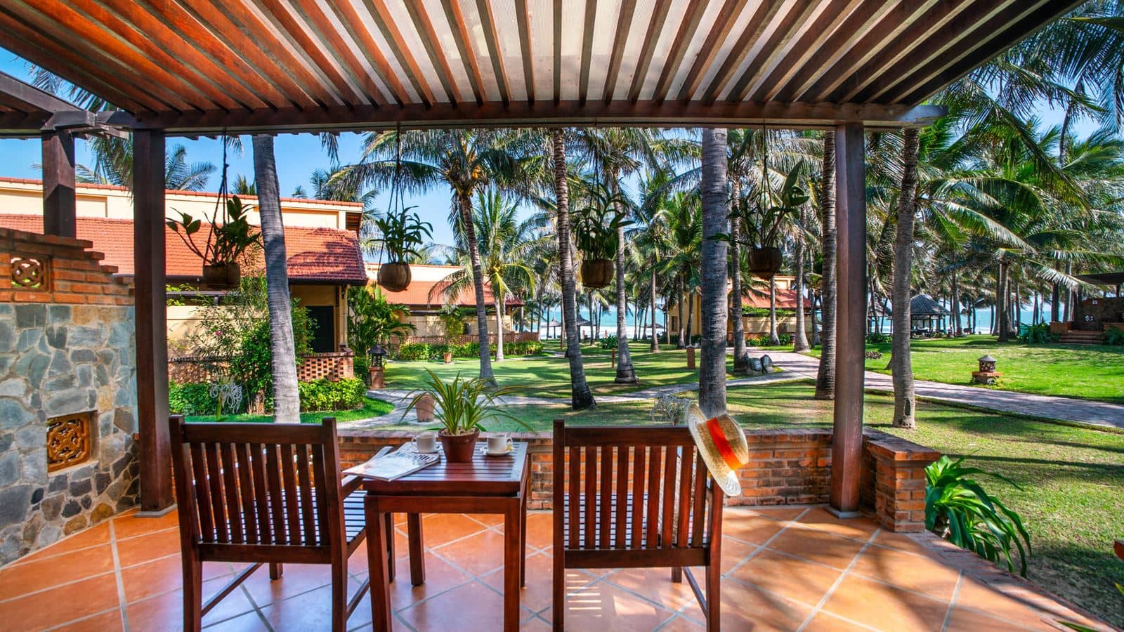 rooms-bungalow-gardenpool-view