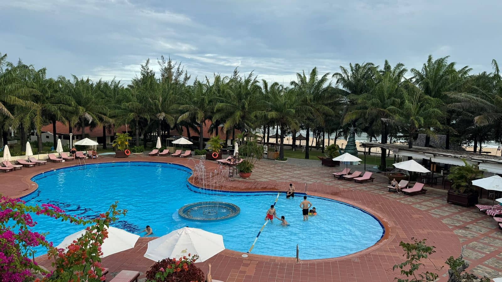 pools-outdoor-pool