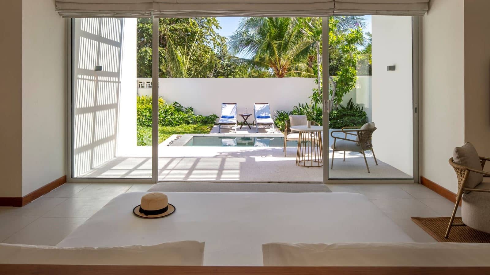 rooms-pool-villa