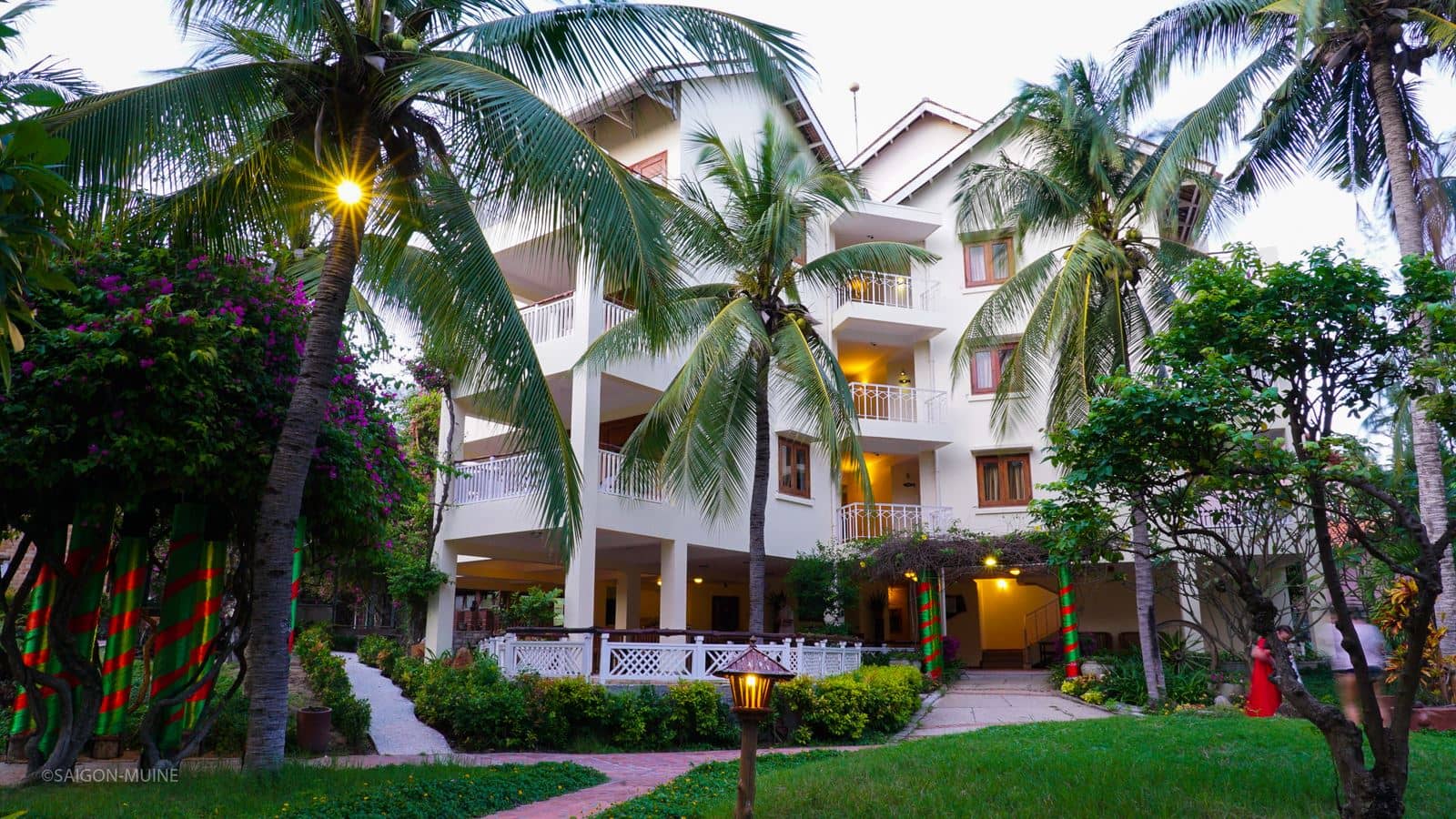 rooms-superior-garden-view-balcony-or-terrace