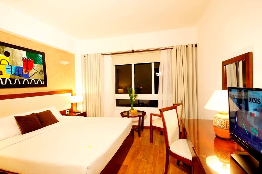 rooms-deluxe-city-view