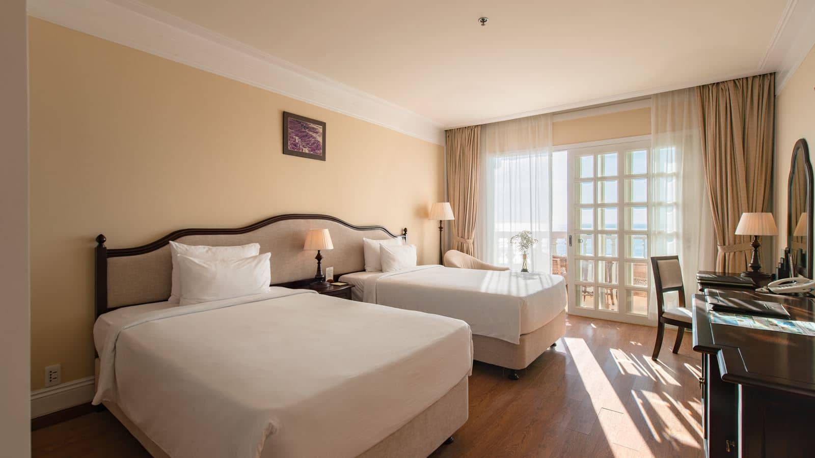 rooms-deluxe-ocean-view-with-balcony
