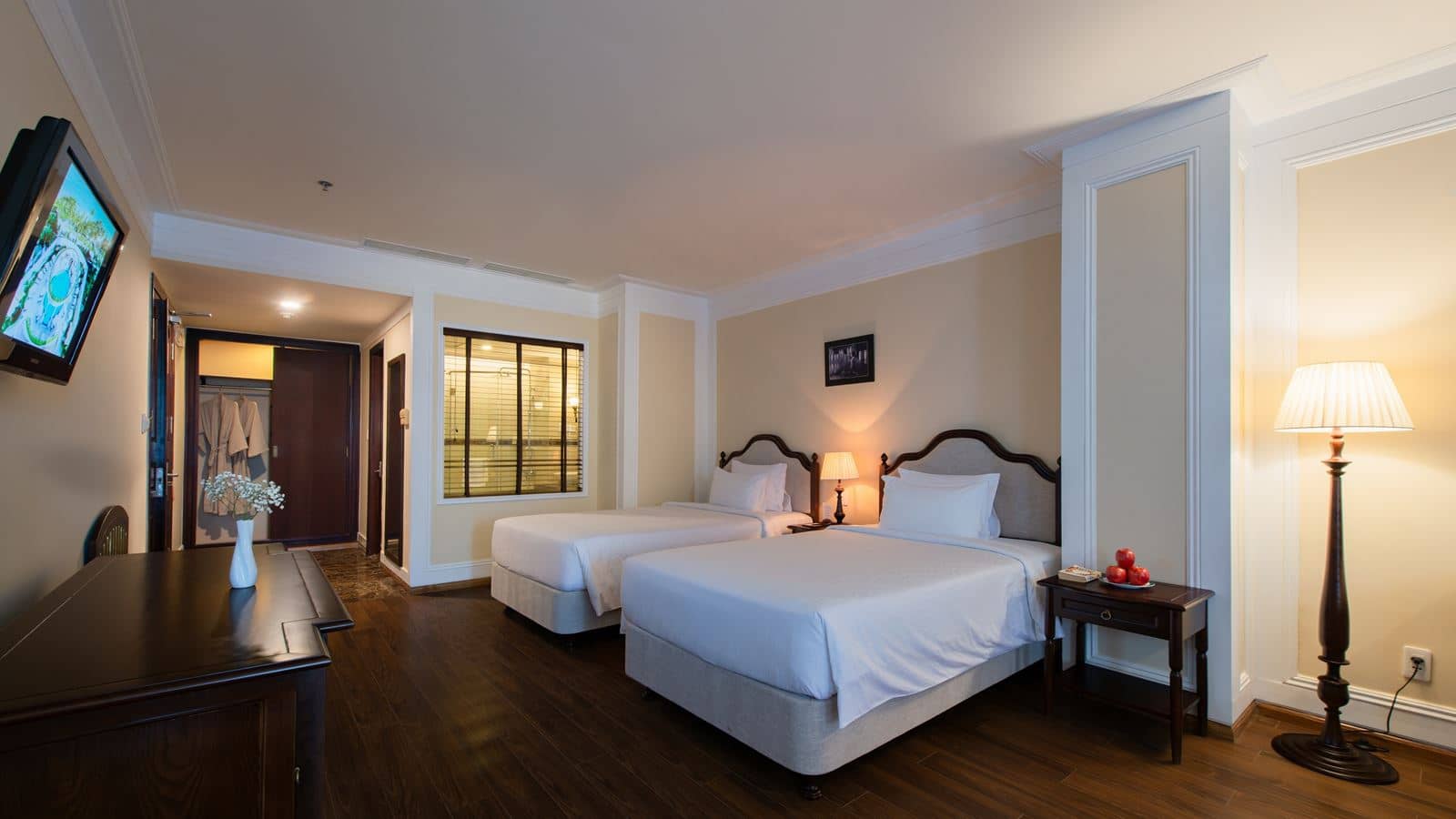 rooms-grand-deluxe-with-balcony-child-without-extra-bed