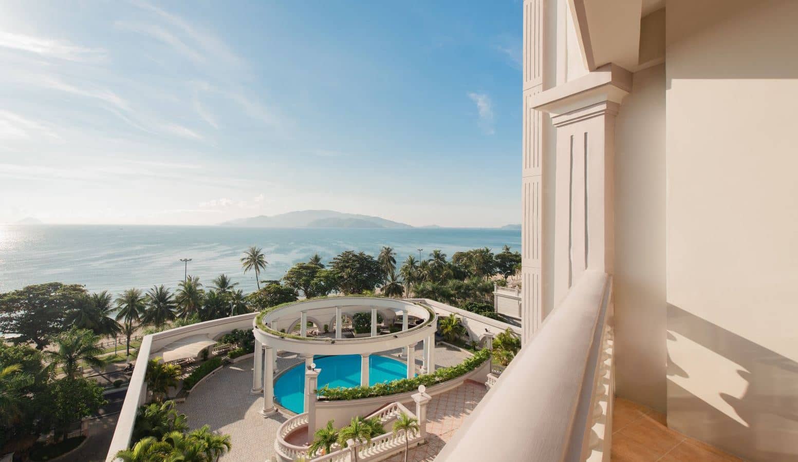 rooms-grand-deluxe-with-balcony-child-without-extra-bed