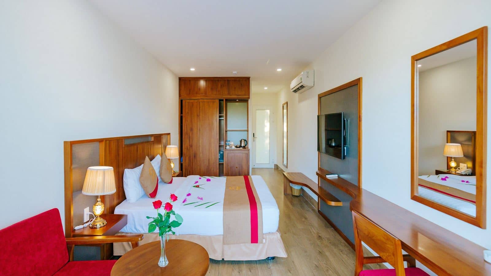 rooms-deluxe-sea-view-balcony-child-without-extra-bed