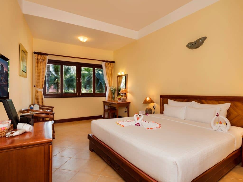 rooms-deluxe-room-garden-view