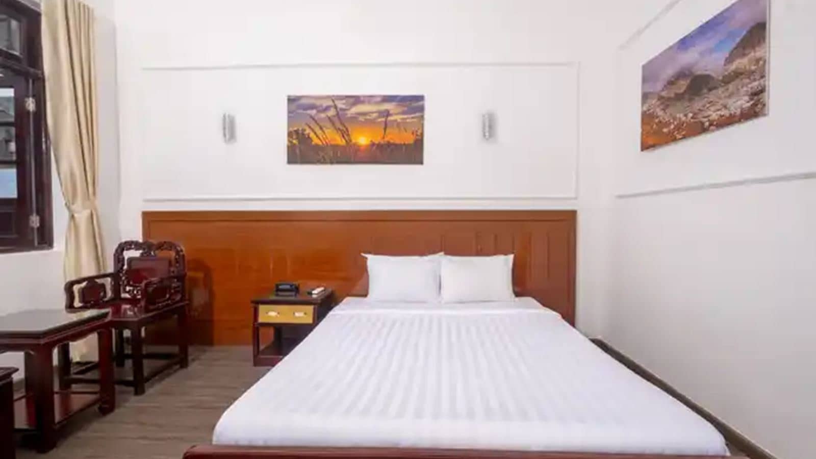 rooms-dbltwin-central-with-balcony-child-without-extera-bed
