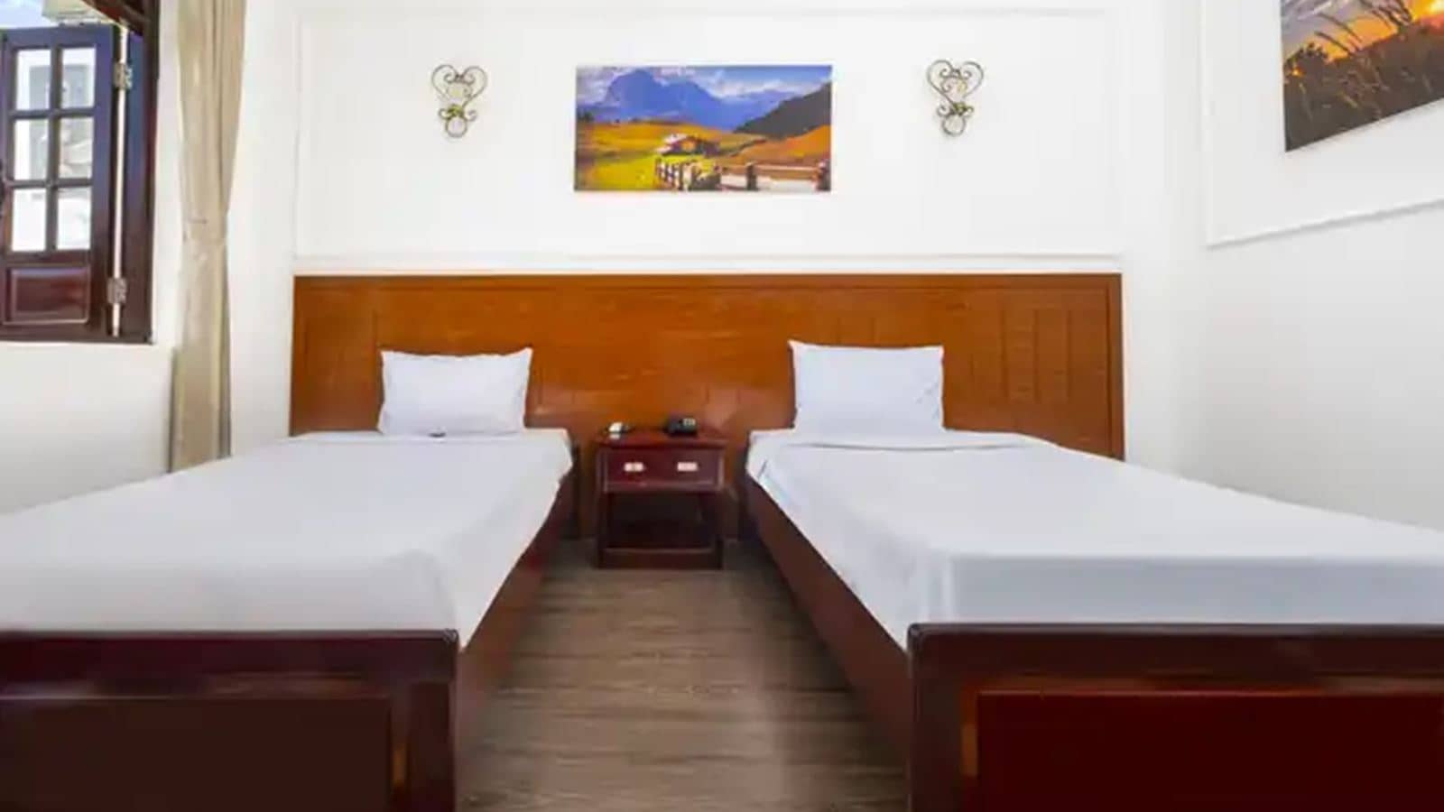 rooms-triple-central-with-balcony