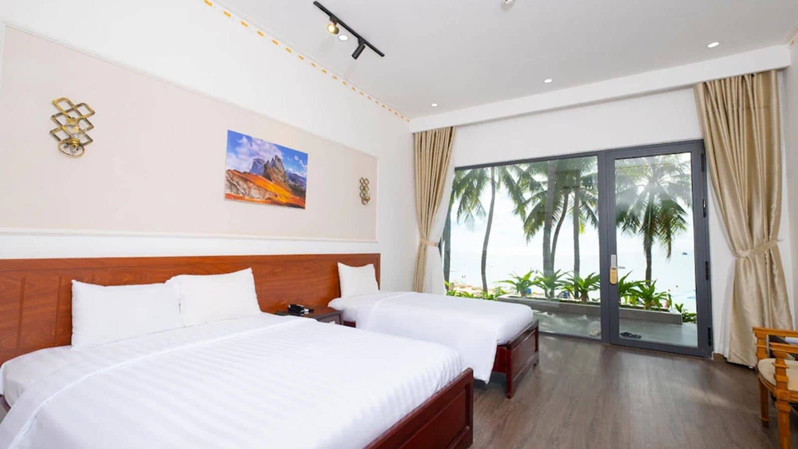 rooms-bungalow-beachfront-with-terrace