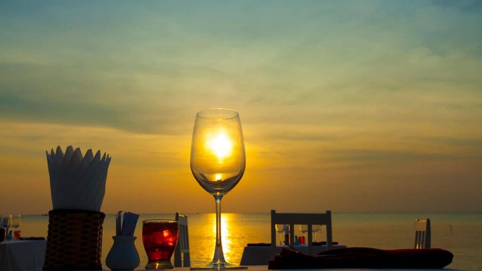 restaurants-aloha-beach-bar