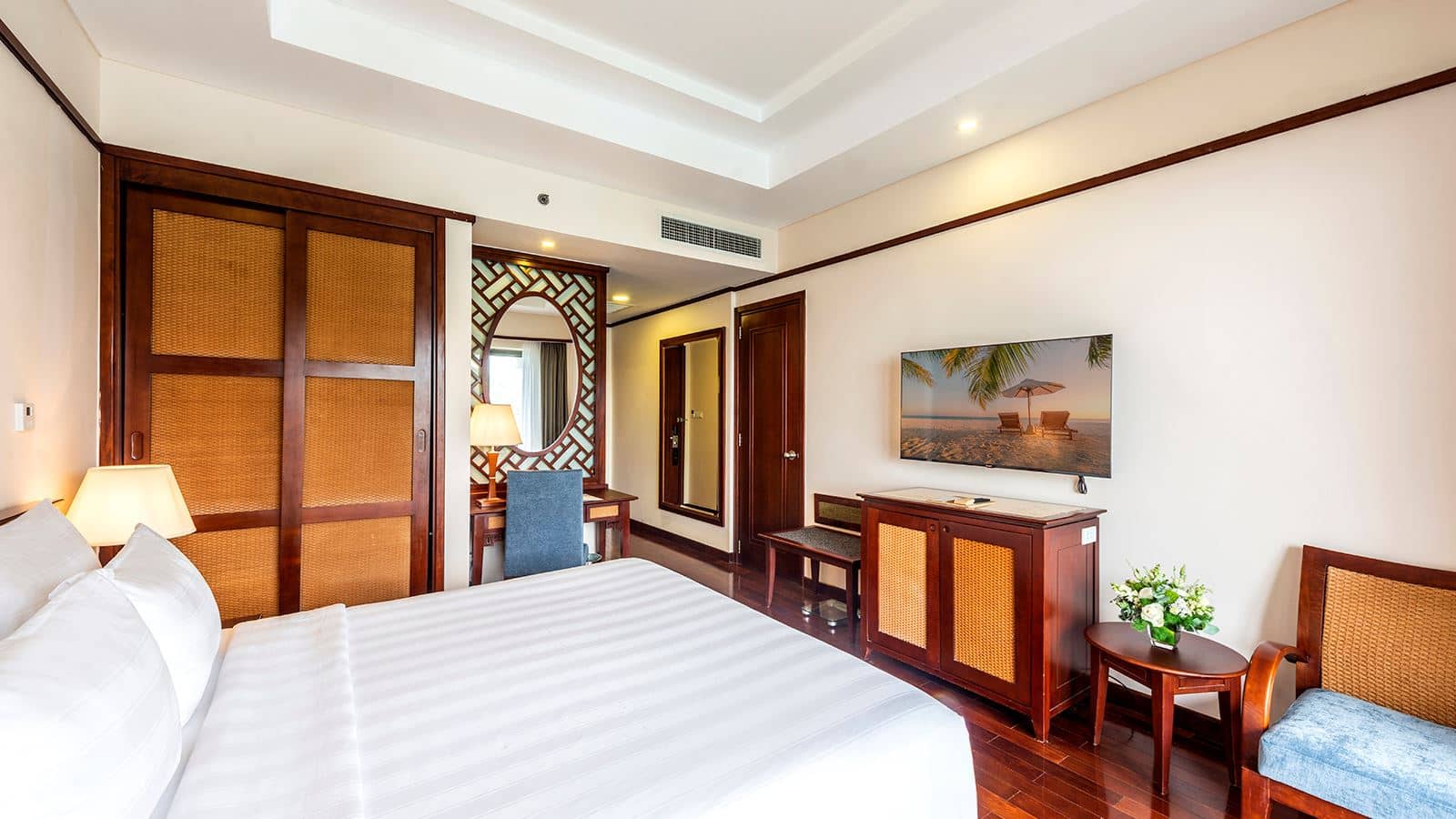 rooms-grand-deluxe-suite-ocean-view-child-without-extra-bed