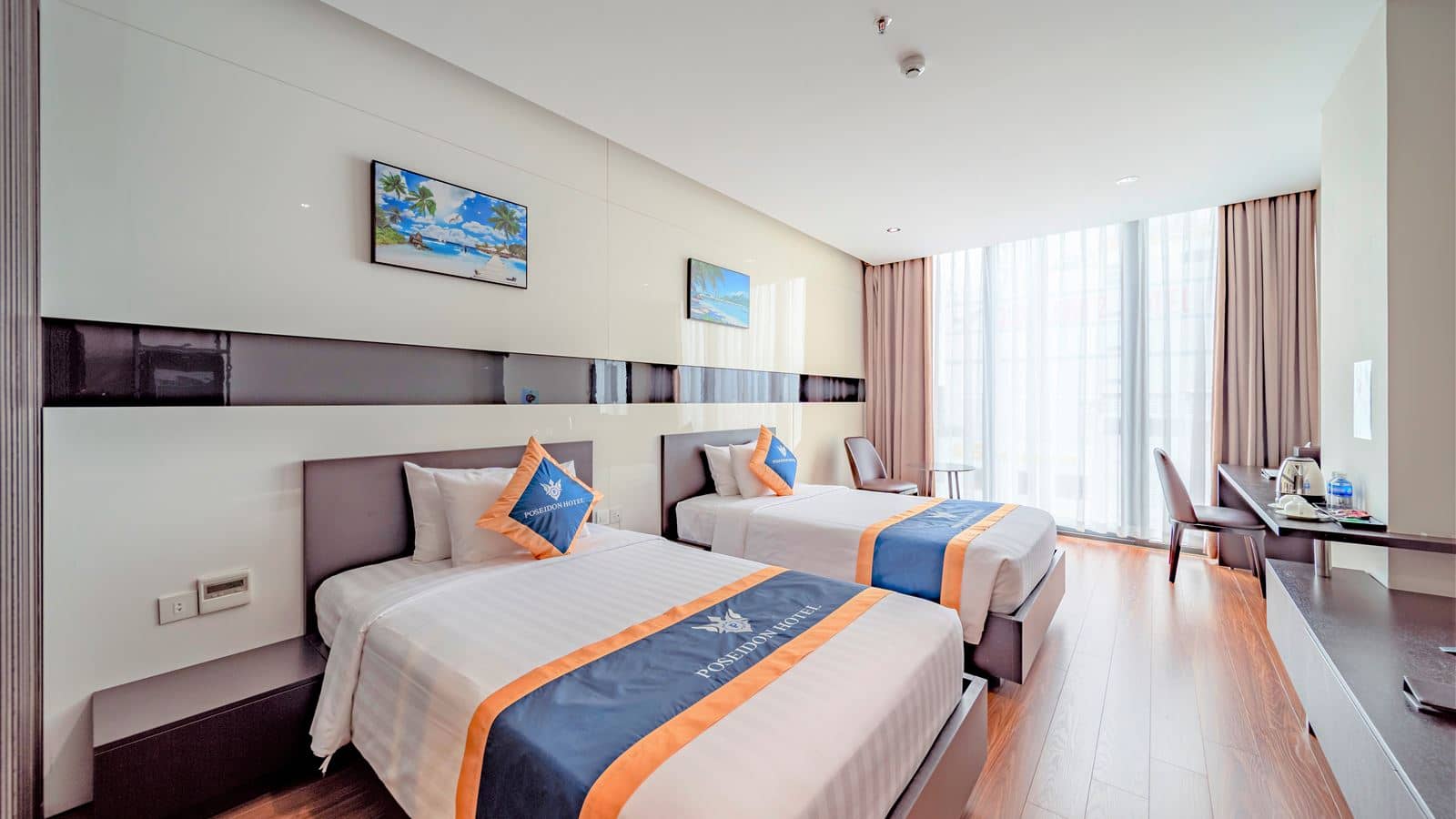 rooms-deluxe-city-view-with-window