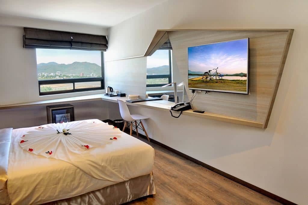 rooms-superior-no-window-room
