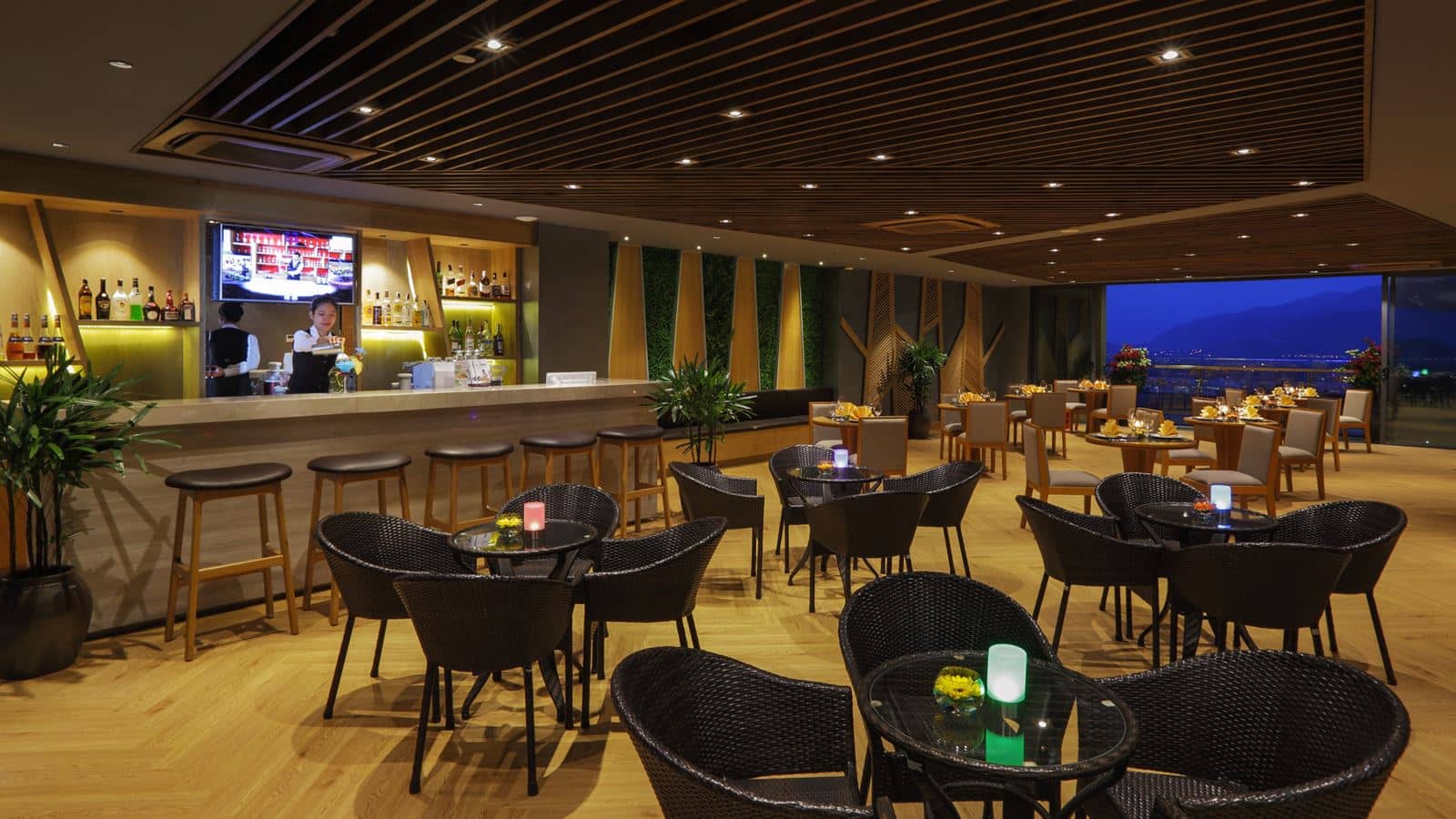 restaurants-sky-bar