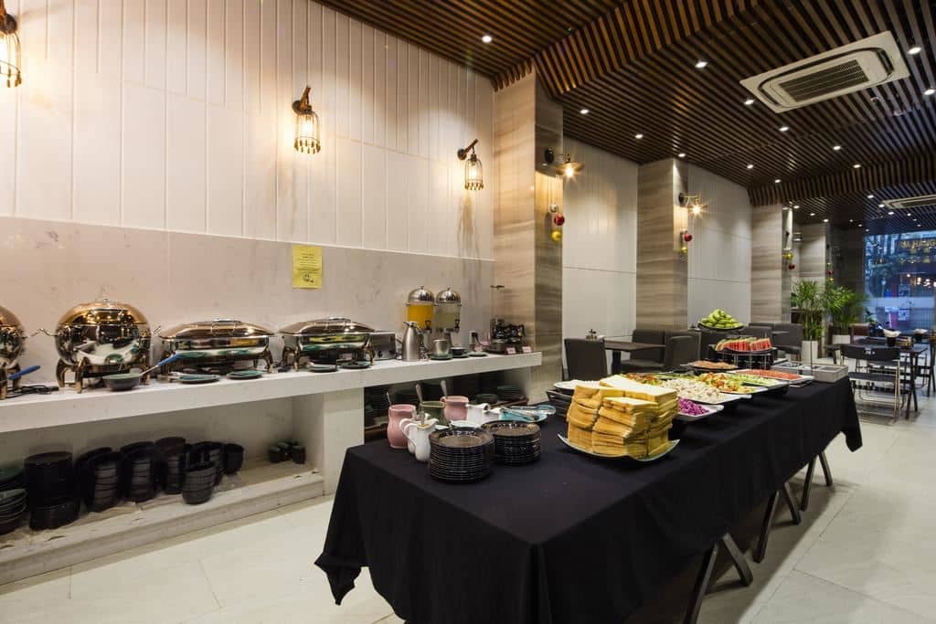 restaurants-maun-restaurant