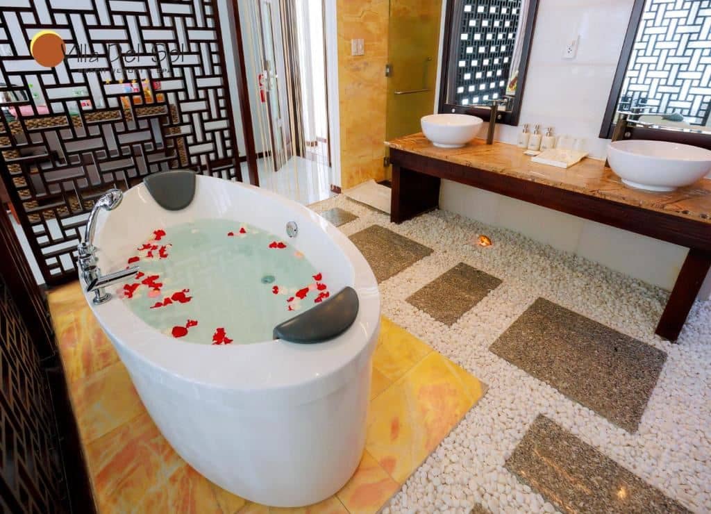 rooms-beach-front-suite-double-with-balcony-child-without-extra-bed