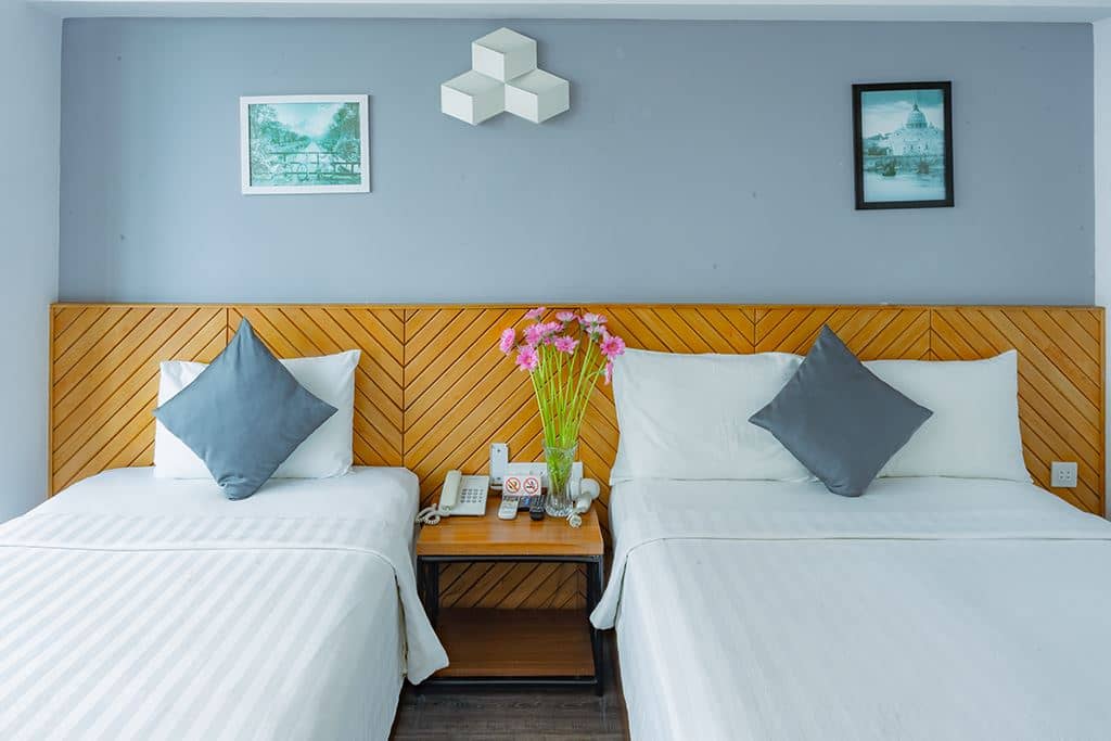 rooms-deluxe-partial-seaview