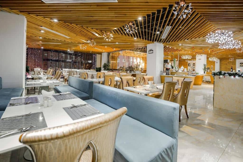 restaurants-restaurant